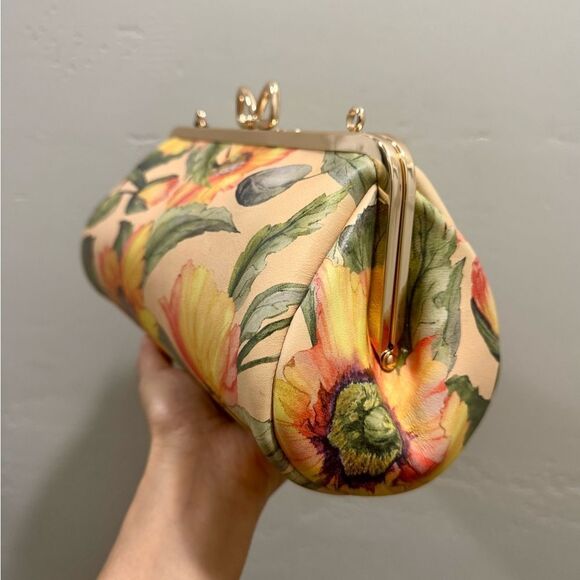 Floral Print Genuine Leather Handmade Unique Bow Kisslock Baguette Bag, 3 Straps - Picture 13 of 16